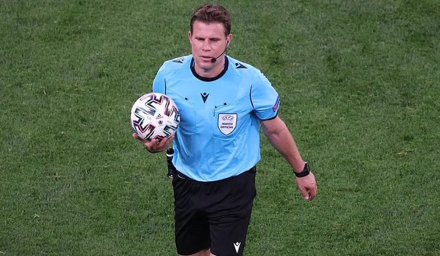 Ile zarabia sędzia B klasy? Zaskakujące różnice w wynagrodzeniu