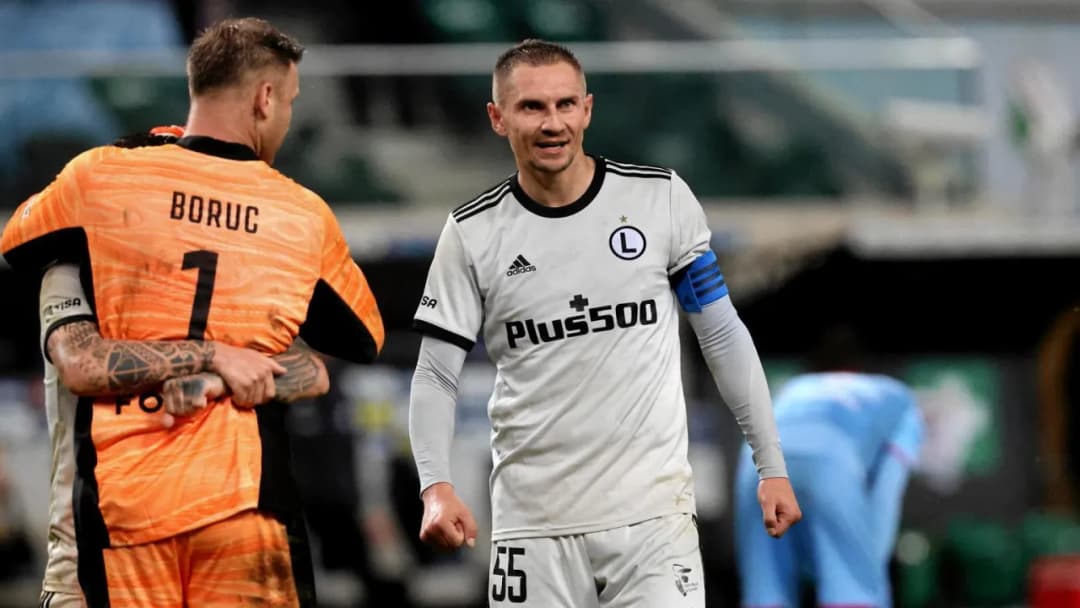 Zarobki piłkarzy Legii Warszawa - Jak wypadają na tle Ekstraklasy?