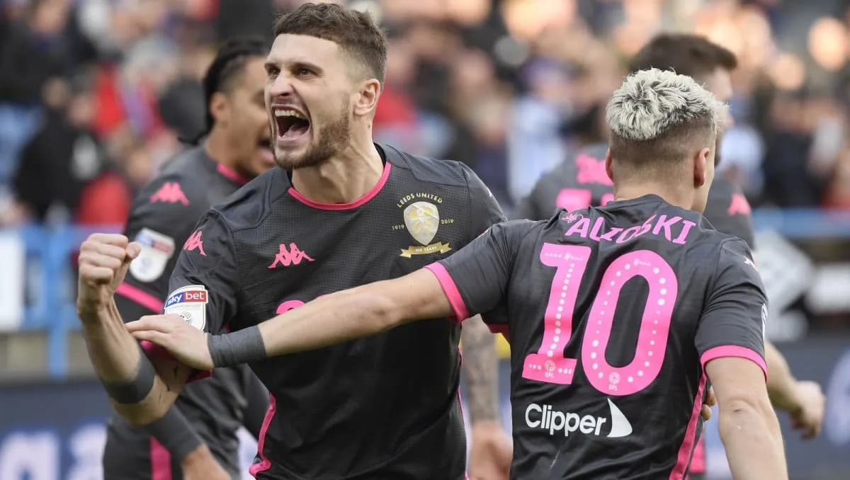 Ile piłkarz zarabia za jeden mecz? Zaskakujące różnice w ligach