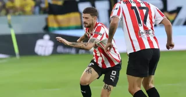 Zarobki piłkarzy Cracovii: kto zarabia najwięcej i dlaczego?