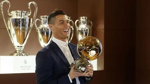 Ile razy Ronaldo zdobył Złotą Piłkę? Zaskakujące fakty o jego sukcesach